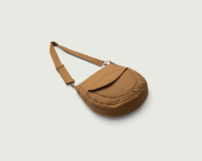 Caramel::Bucket Bag  brown  front diagonal