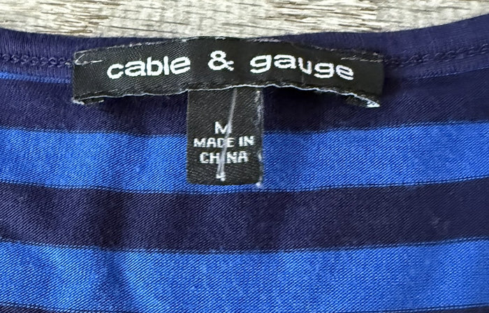 Cable & Gauge Preowned great condition Size M Blue Blouse