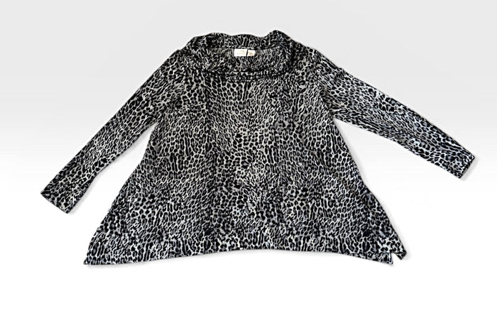 Chico's Preowned great condition Size 0 (M) Black & grey Blouse