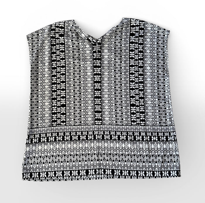Chico's Preowned great condition Size 3 Black/white Top