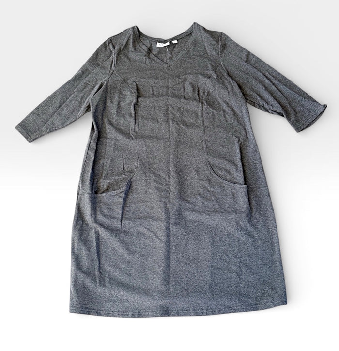 D & Co Preowned great condition Size 1X Gray Dress