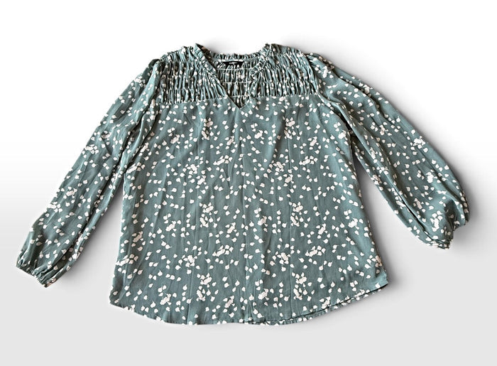 Dokotoo Preowned great condition Size XL Robins egg blue Blouse