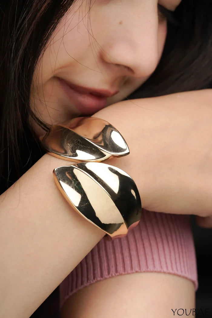 Emilie Chunky Free Size Anti Tarnish Bracelet - Sinhle