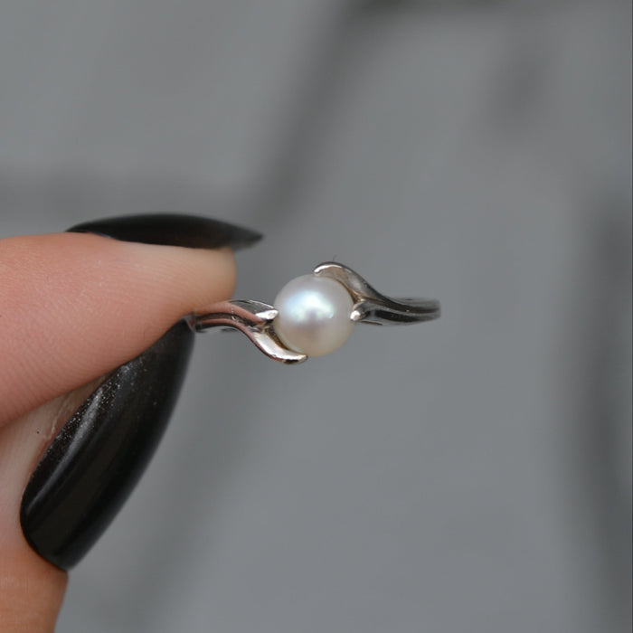 Estate Freshwater Pearl Swirl Ring