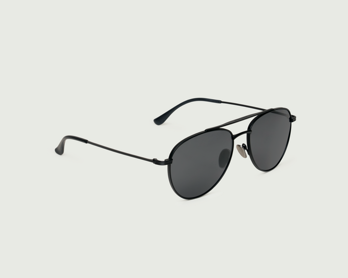 Charcoal::Evan Sunglasses pilot black metal front diagonal