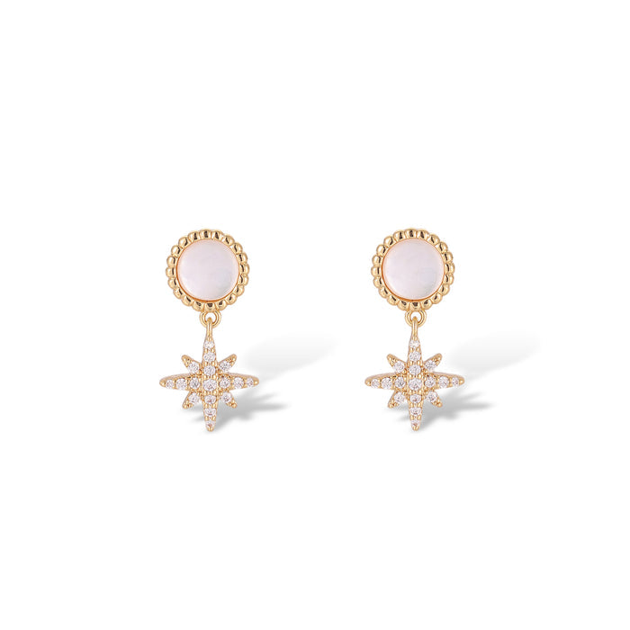 Jacinthe White Shell Starburst Short Earrings