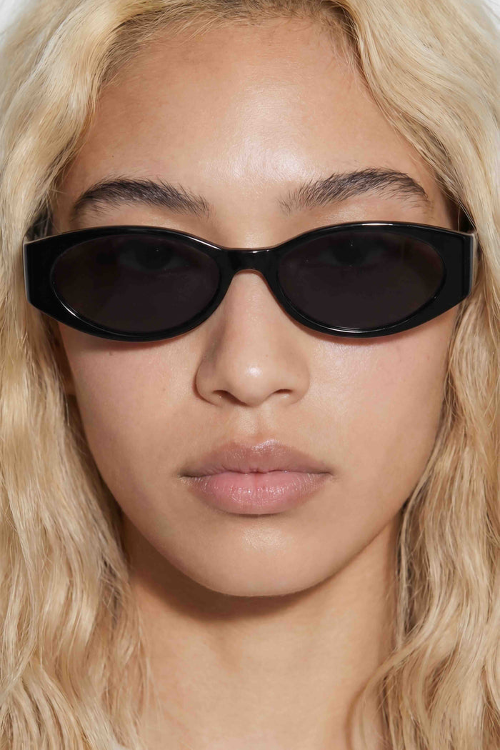 KAE - Oval Sunglasses - Looking Forward