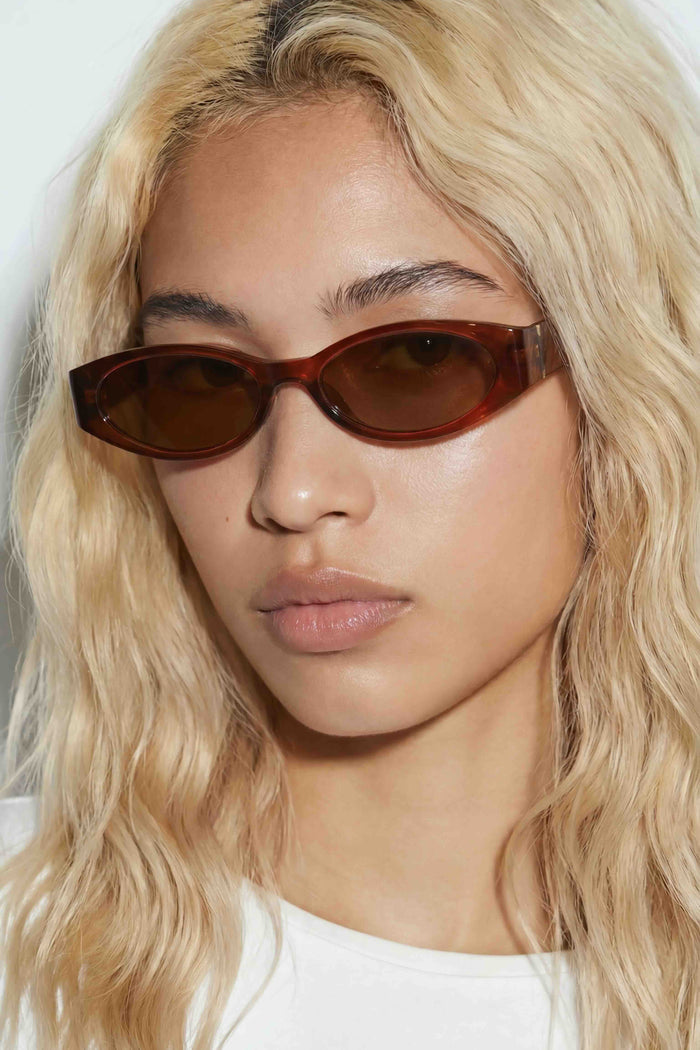 KAE - Oval Sunglasses - Looking Forward