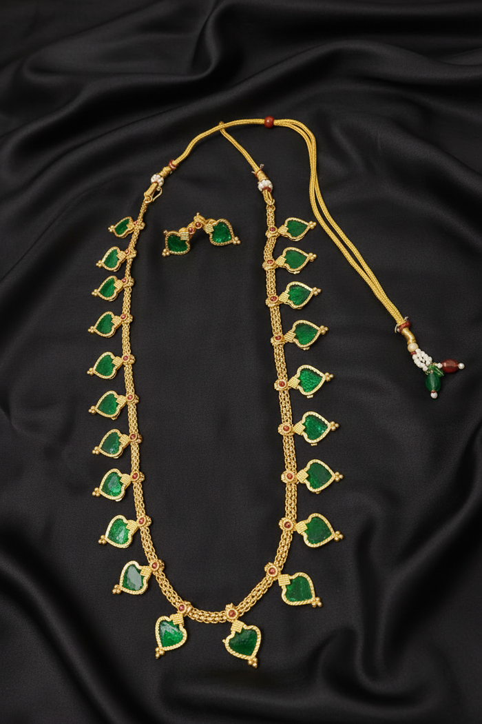 #LC1123 Green Heart Stone Haram With Red Accent Stone Set