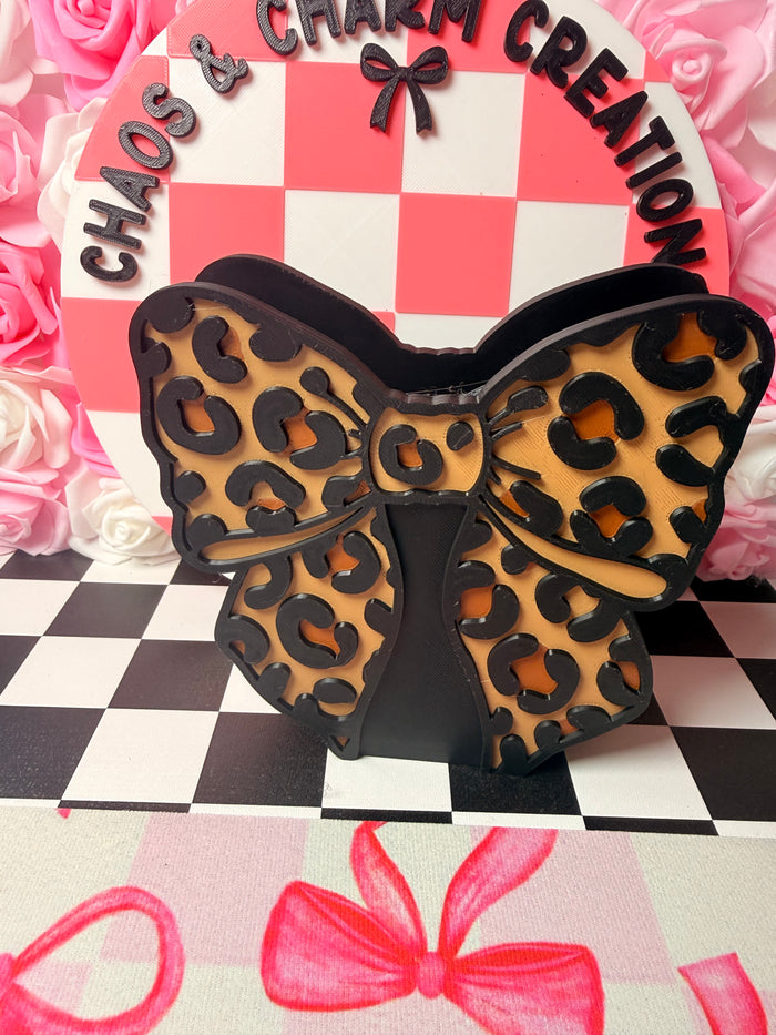 Leopard bow pen holder