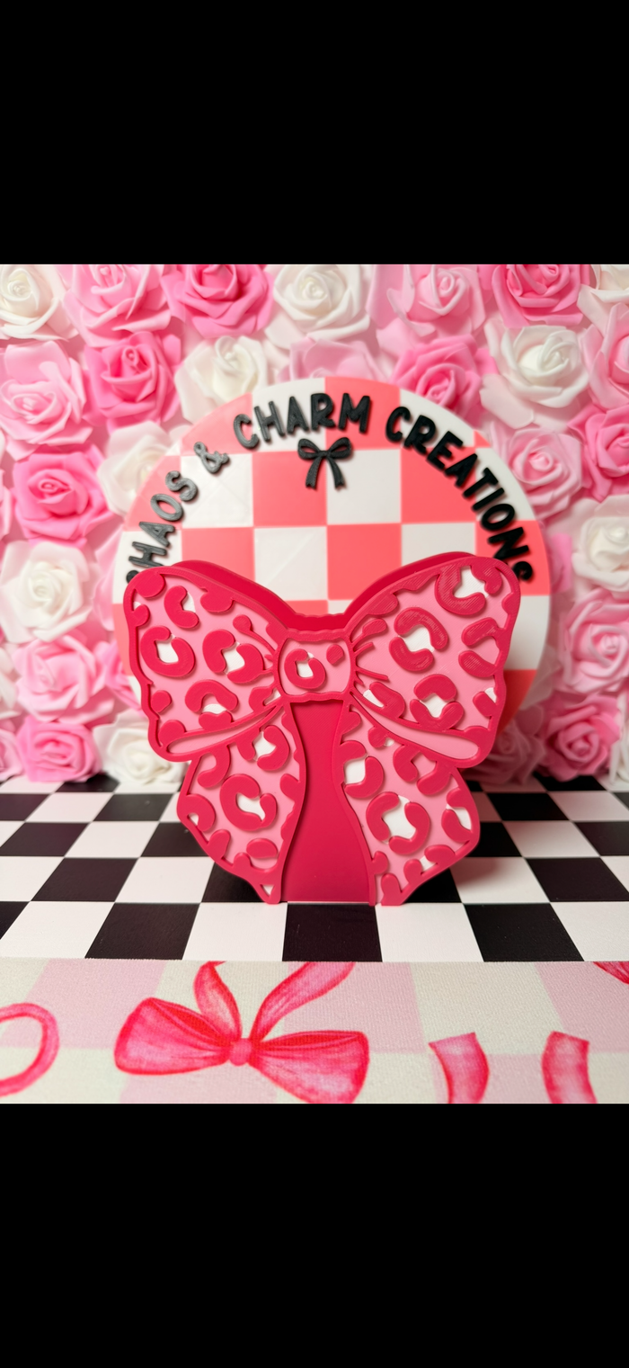 Leopard bow pen holder