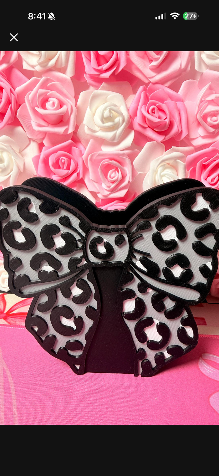 Leopard bow pen holder