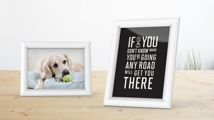 Minimo Range white picture and poster frame displaying a dog photo and a motivational quote.