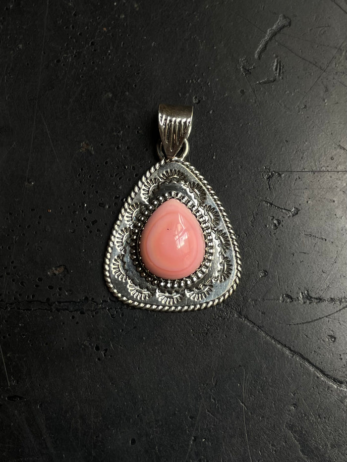 Pink Conch Pendant | 925 Sterling Silver E280