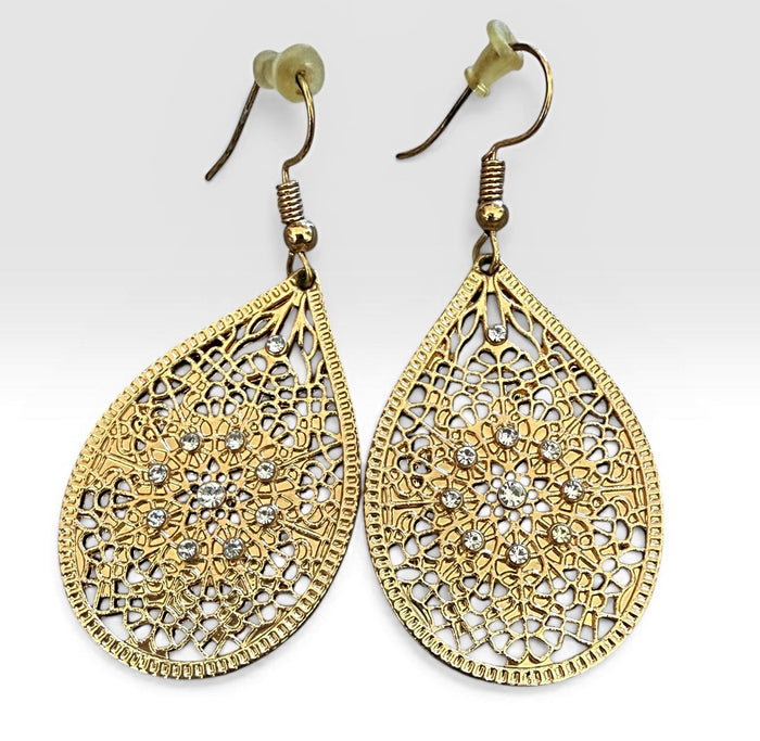 Preowned great condition Gold Earrings fashion