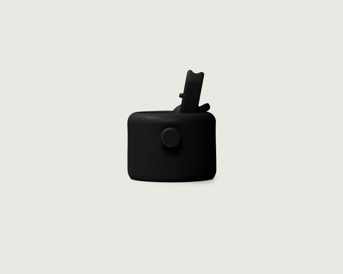 Chia::Sip Cap  black  front diagonal