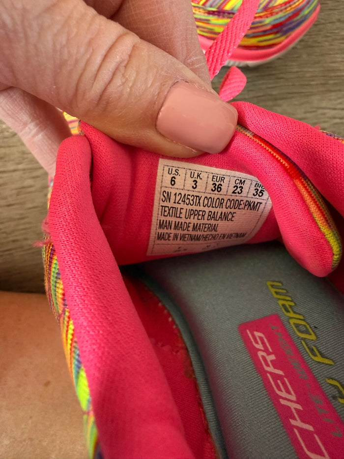 Skechers Preowned great condition Size 6 Pink Sneakers