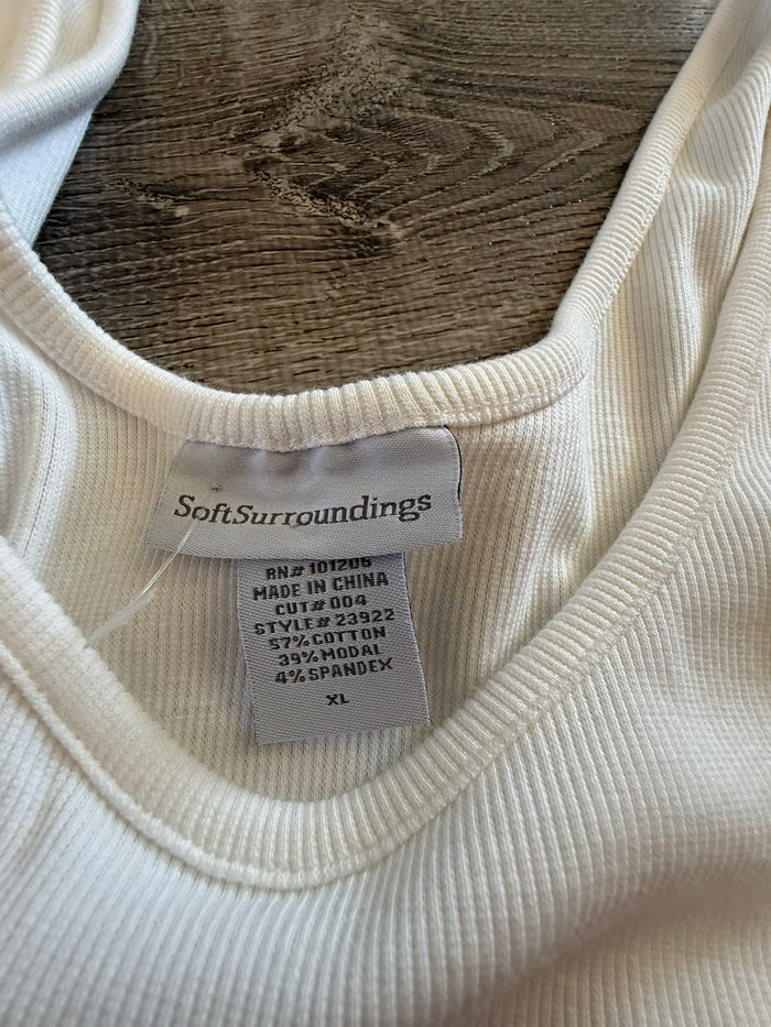 Soft Surroundings Preowned great condition Size Fits L/XL White Top