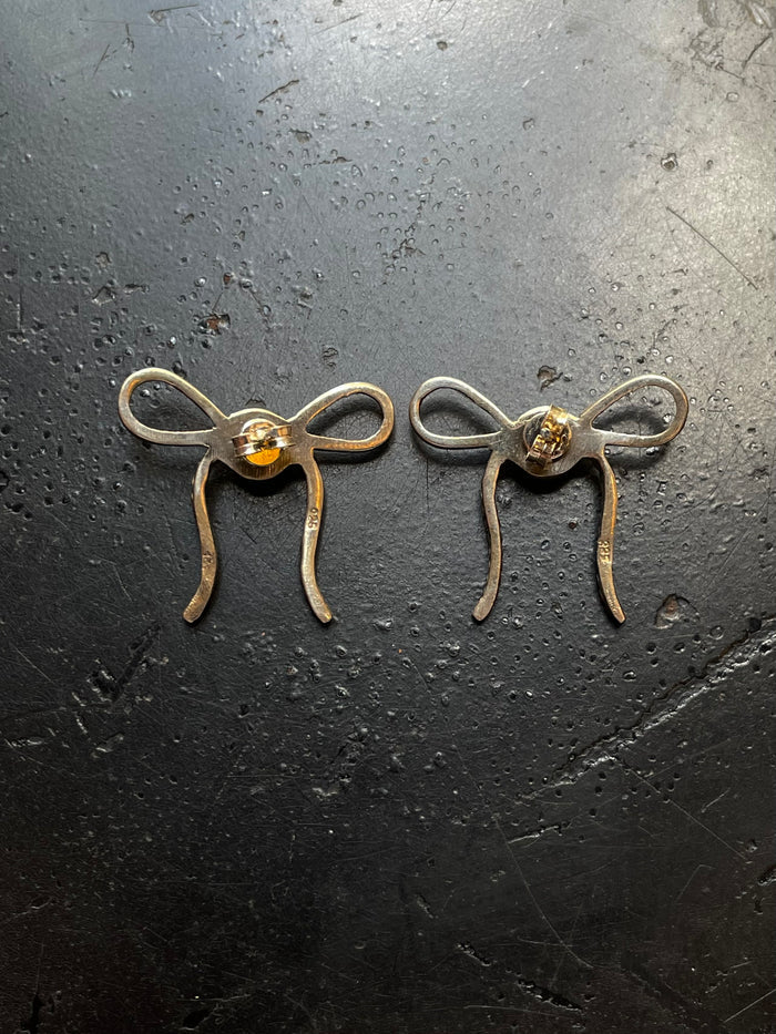 Spiny Oyster Bow Stud Earrings | 925 Sterling Silver G651