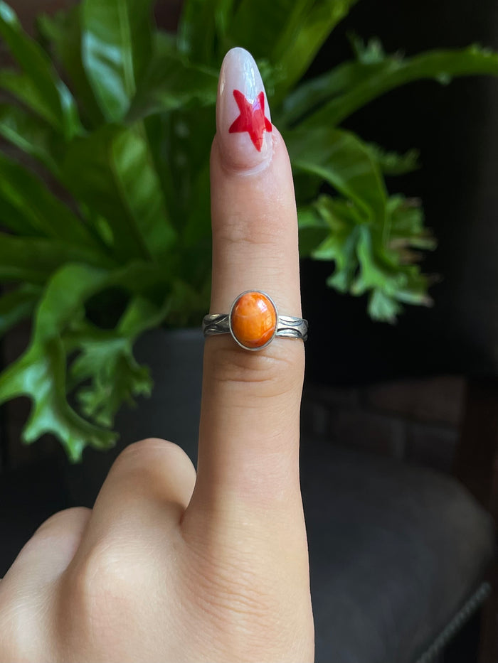 Spiny Oyster Ring Size 7.75 | 925 Sterling Silver G546