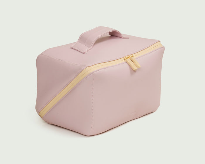 Souffle::Travel Carrier  Pink  front diagonal