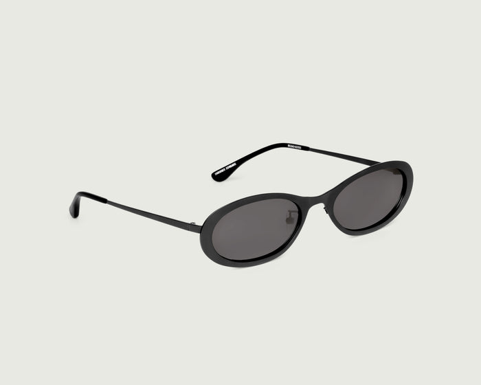 Carbon::Uma Sunglasses Oval Black metal front diagonal