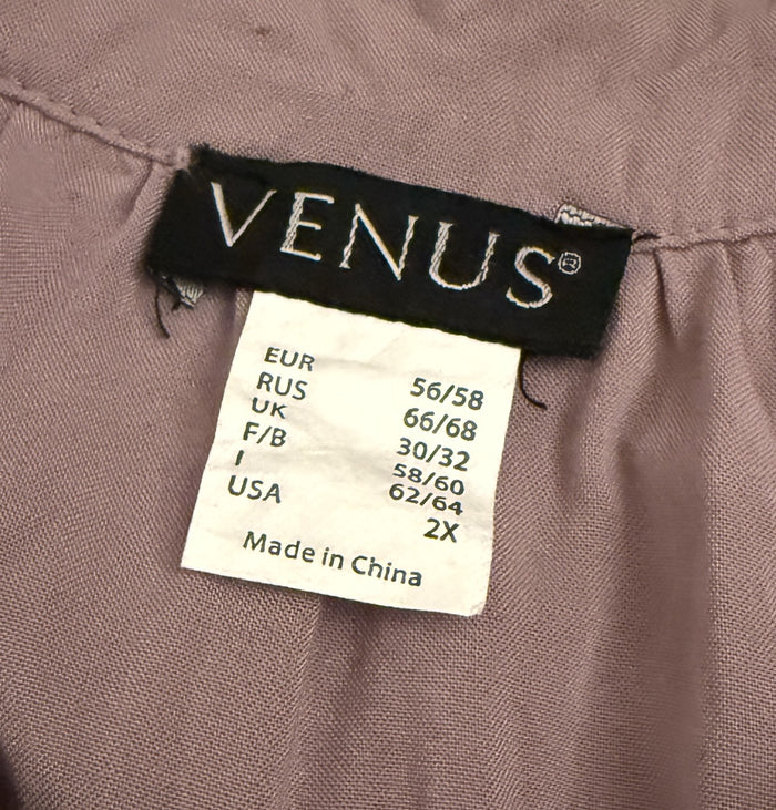 Venus Preowned great condition Size 2X Lavender Tunic