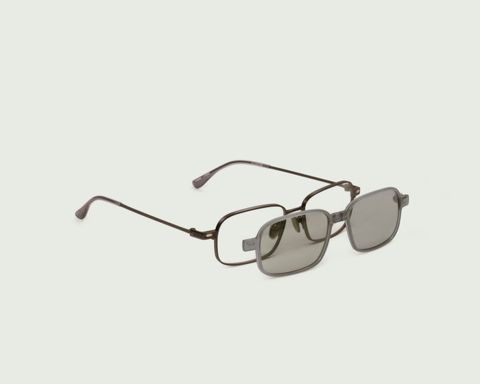 Gunmetal / Silver