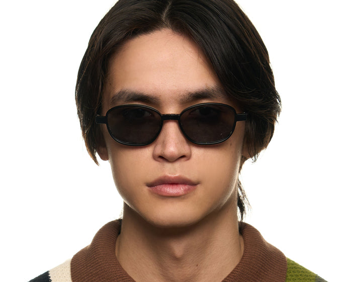 lifestyle-Midnight-Polarized::men Willa Sunglasses round black metal